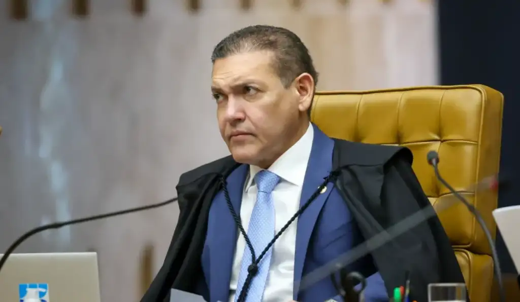 Daniel Vorcaro articulou hospedagem de R$ 1,4 milhão para Nunes Marques no Rio, mostram mensagens