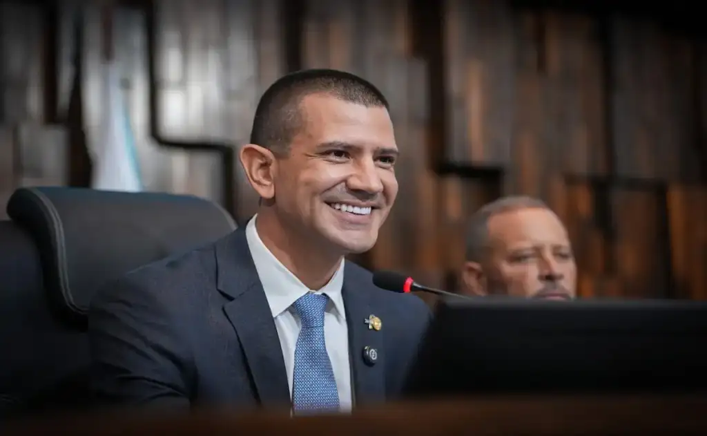 Carnaval do RJ que candidato de Flávio Bolsonaro quer acabar movimentou R$ 5,9 bilhões em 2026