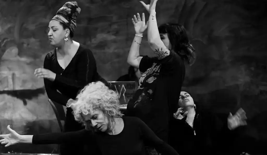 Espetáculo inspirado em Hilda Hilst escancara pressões contra mulheres