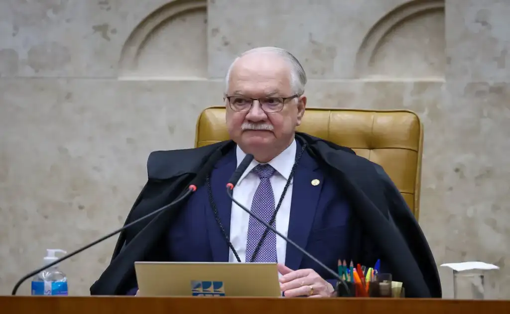 Fachin suspende decisão de Mendonça que afastou direitor da PF