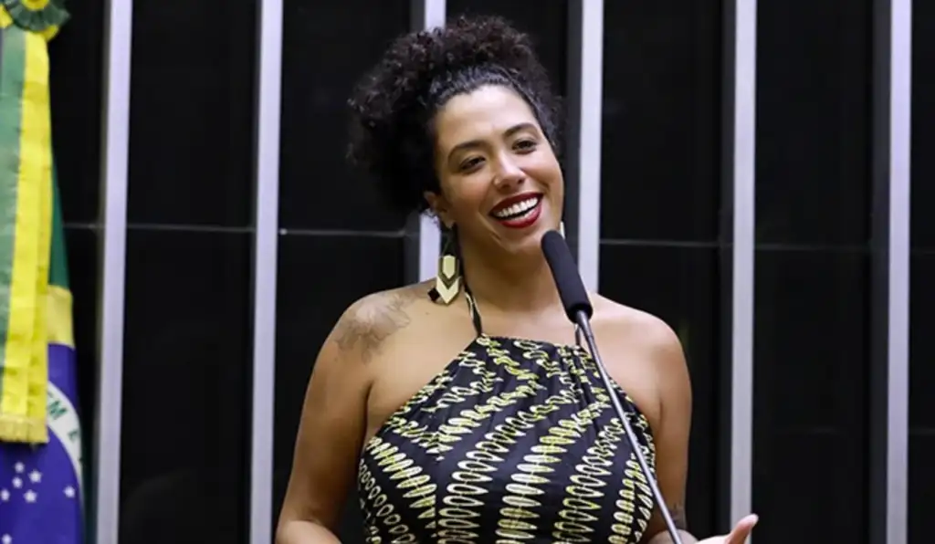 Talíria Petrone acompanha votação da PEC do fim da escala 6×1 em Brasília
