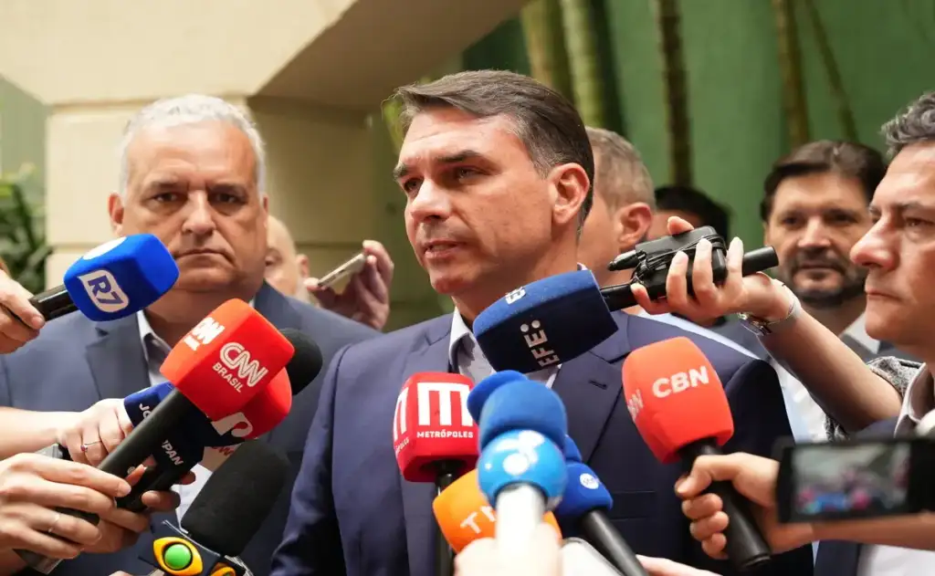 PT denuncia PL de Flávio Bolsonaro por desvio de R$ 134 milhões do fundo partidário