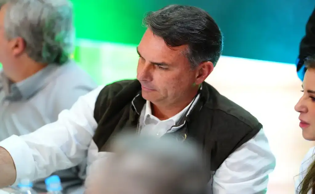 TSE acata ação do PT para investigar rede digital da campanha de Flávio Bolsonaro