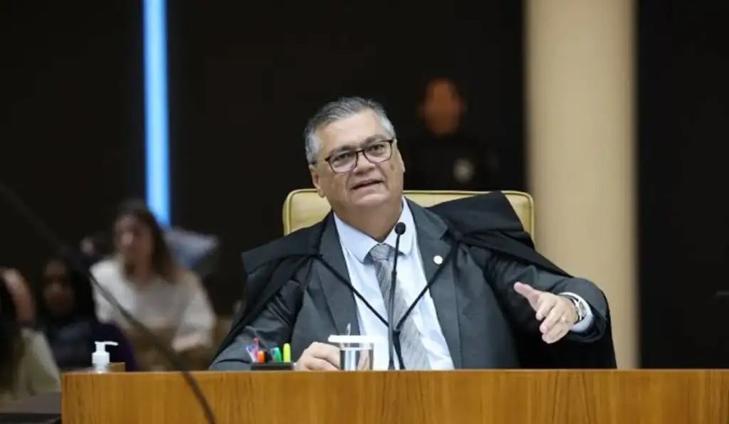 Decisão de Dino sobre Andrei Rodrigues causa terremoto no Supremo e leva Fachin a cancelar sessão