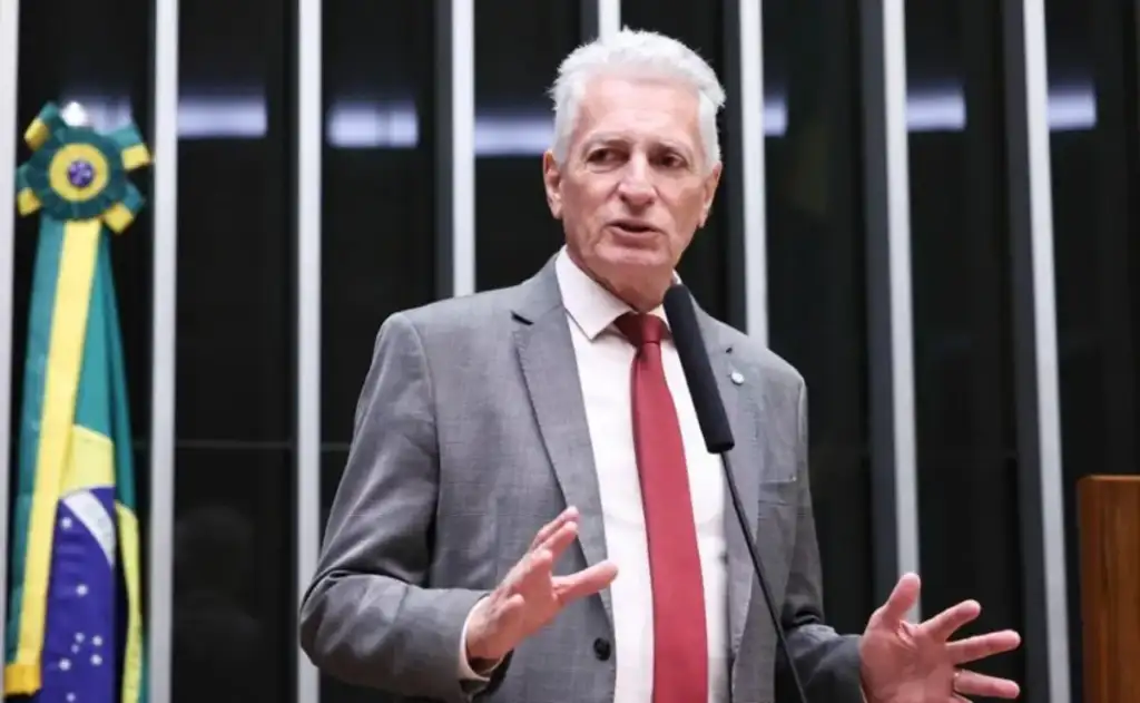 Senador voou em 19 de janeiro de 2025, de Fort Lauderdale para Brasília em jato que tinha banqueiro entre os proprietários