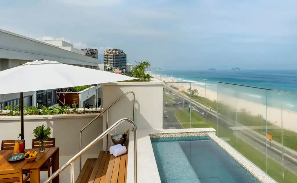 Diária de até R$ 35 mil: conheça a “suíte Penthouse” do hotel onde Flávio Bolsonaro participava de “festinhas”, segundo ex-sócio