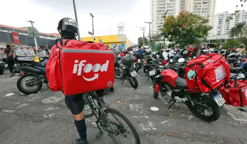 Quase 2 milhões vivem de aplicativos, mas ganham menos por hora
