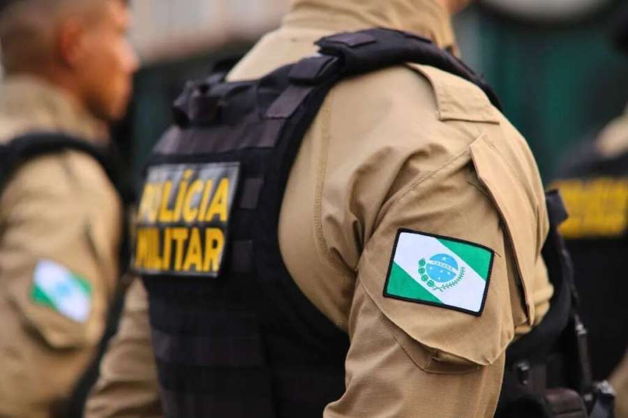 PM é acionada para “surto psicótico” em Apucarana, mas era só roqueiro cantando no banheiro