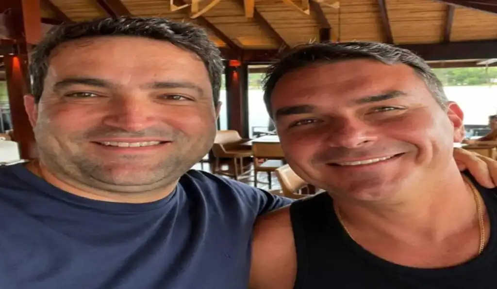 Sócio de Flávio tenta impedir Richarlison de publicar sobre ilha em Angra