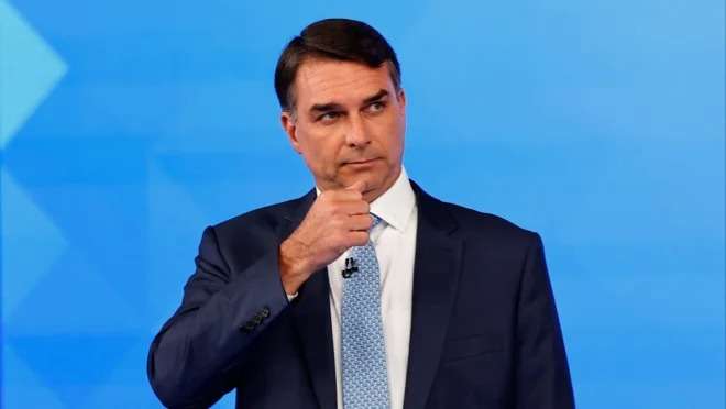 *STF desmente notícia de busca e apreensão em endereços de Flávio Bolsonaro