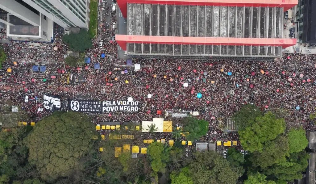 Paulista terá ato pela democracia após carta de Flávio