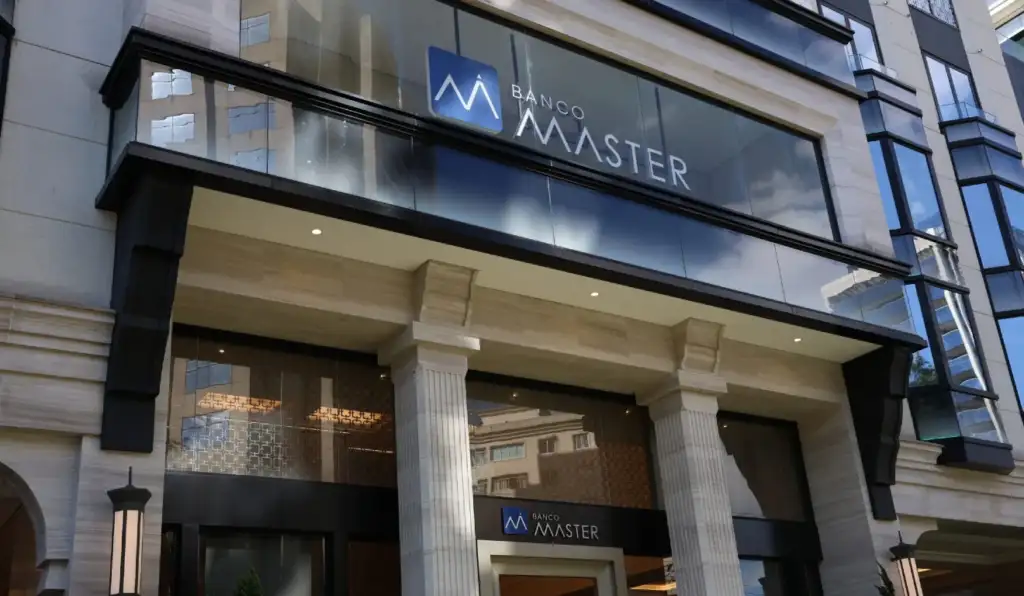 Master pagava R$ 10 milhões por ano à CNN e queria combinar perguntas