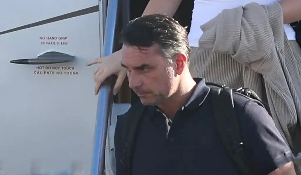 Aliados culpam ChatGPT por erros em carta de Flávio