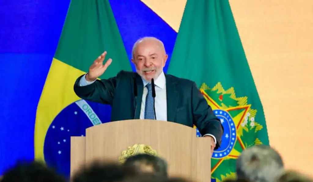 Lula empata com Flávio Bolsonaro dentro da margem de erro, mostra Datafolha
