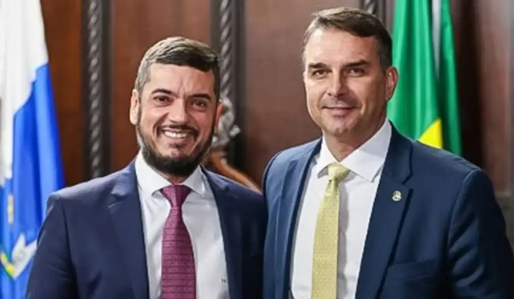 Denúncia à ONU aponta suspeita de proteção de Flávio Bolsonaro a milícias