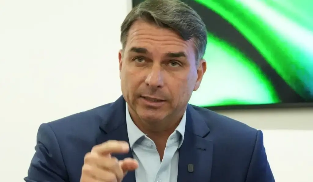Campanha de Flávio quer tirar artistas e veículos de imprensa do ar