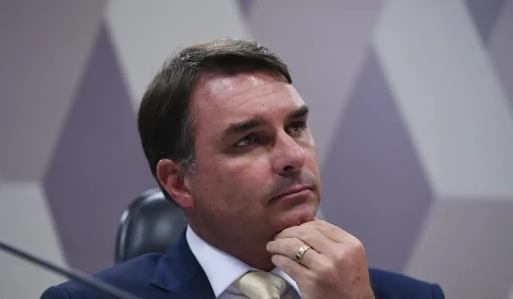 Projeto de Flávio pode afastar vítimas de estupro da polícia, alertam entidades
