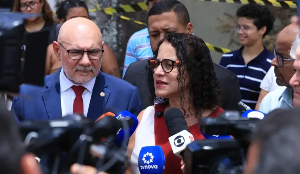 Governo Lula anuncia R$ 100 milhões para novo prédio após incêndio na UFPE