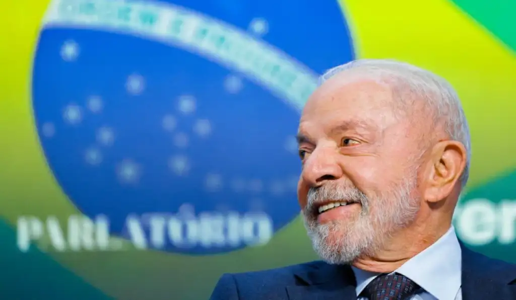 Lula garante renda a mulheres que precisam se afastar do trabalho por violência