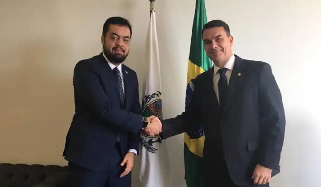 Investigação contra Flávio Bolsonaro alcança Cláudio Castro e Ramagem