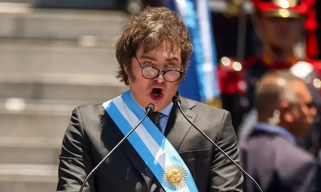 Congresso argentino questiona Milei sobre proteção a Flávio Bolsonaro