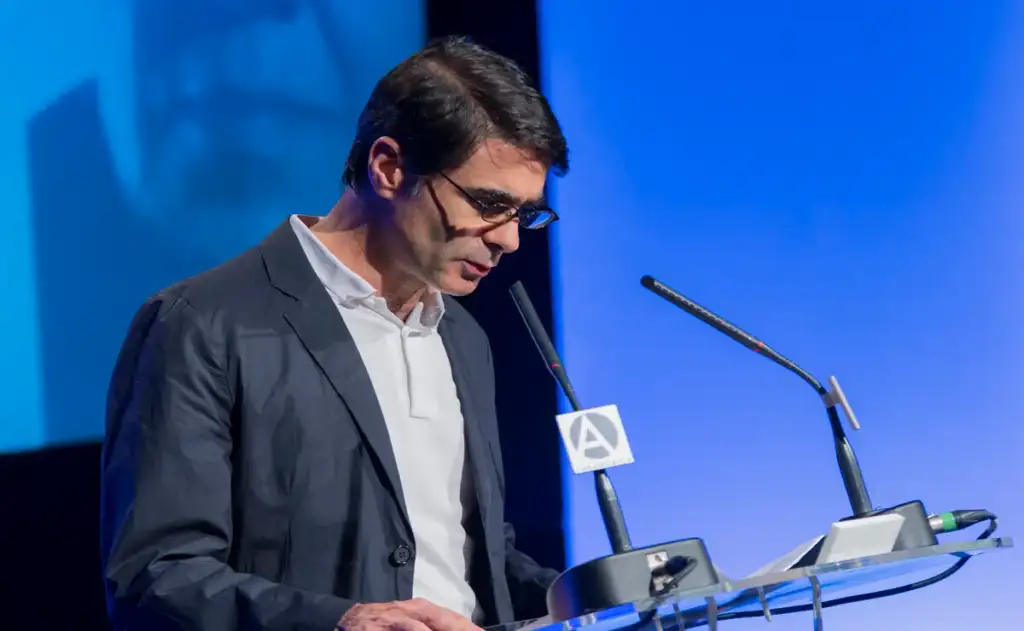 Nome aos Bois: fundador da “Piauí” lista empresários que ignoram ameaças à democracia para apoiar Flávio Bolsonaro