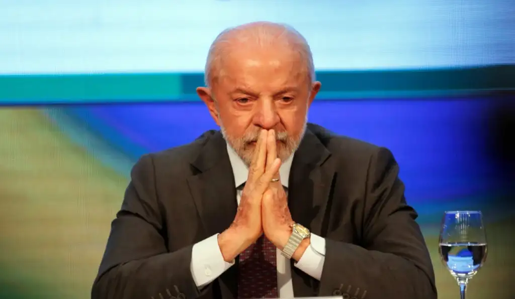 Lula mobiliza idosos, e Flávio aposta no debate na reta final