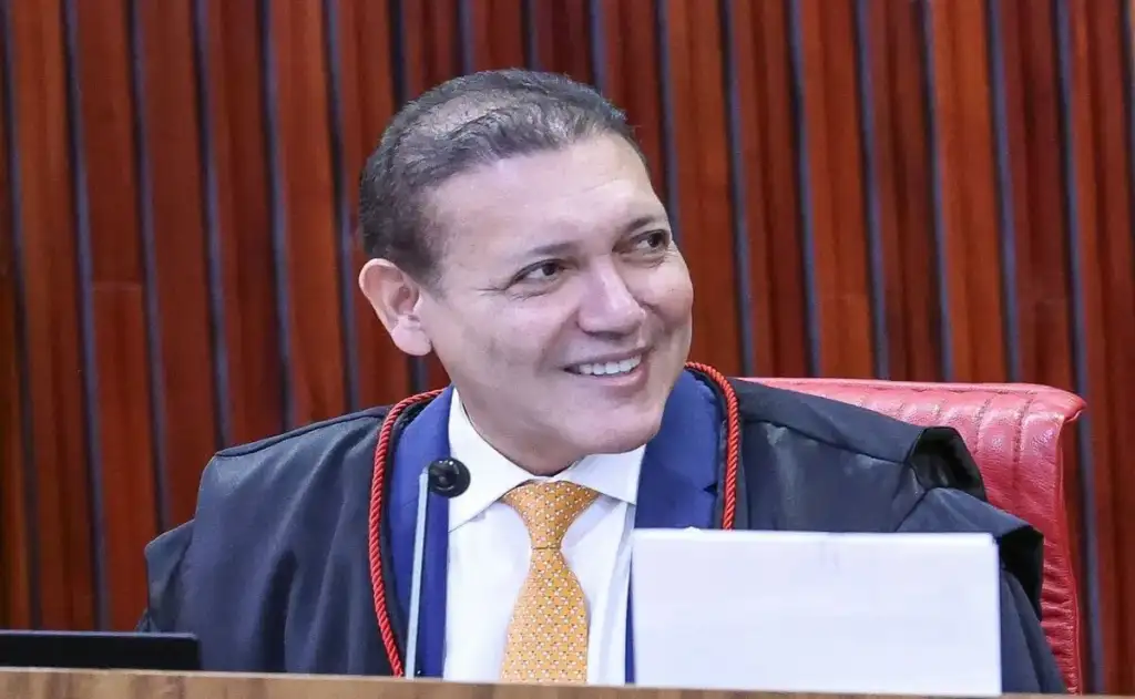 R$ 27 mil ou 18 salários mínimos por uma noite: quanto custou a “festinha” de Nunes Marques no tríplex de Vorcaro