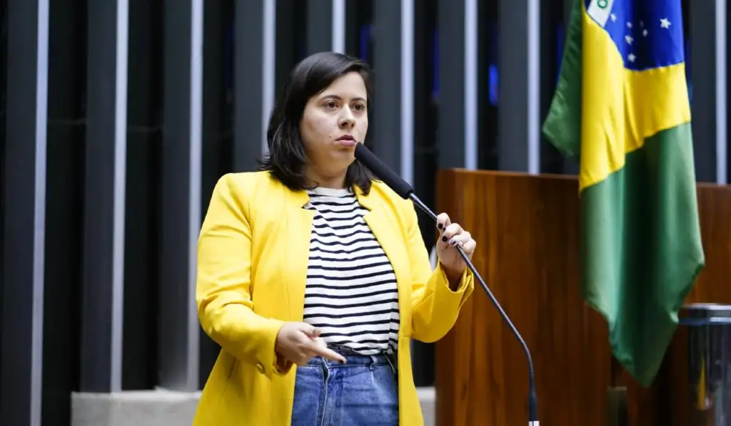 Sâmia Bomfim pede prisão de Ricardo Nunes por falta de ônibus no dia da eleição