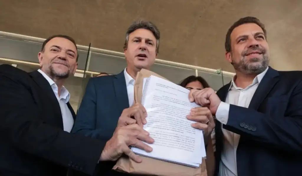 Lula aceita exigências de Flávio e leva documentos sobre sigilos ao TSE