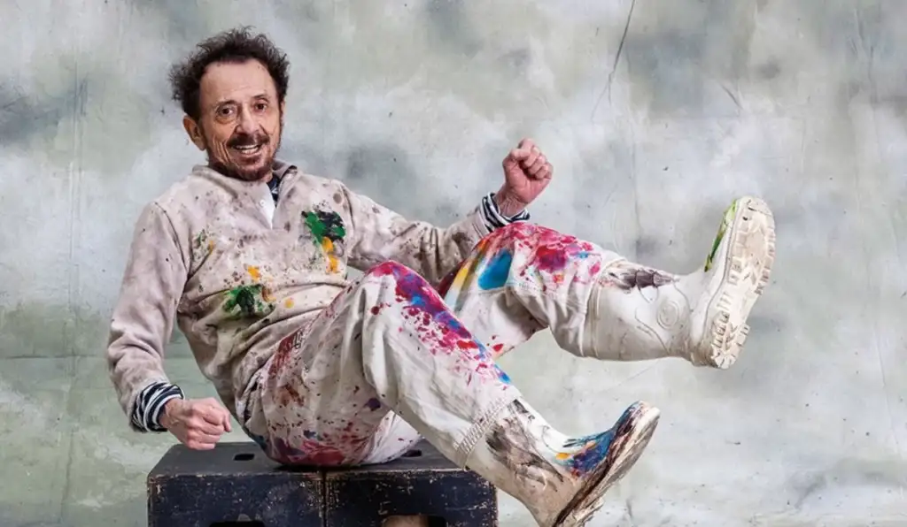 Tom Zé chega aos 90 anos com música nova e um show histórico recuperado