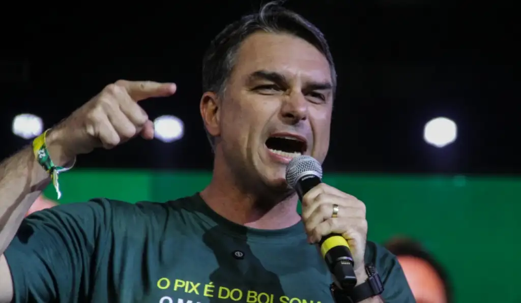 Flávio associa Lula a facções através de vídeo com IA e TSE determina retirada de posts